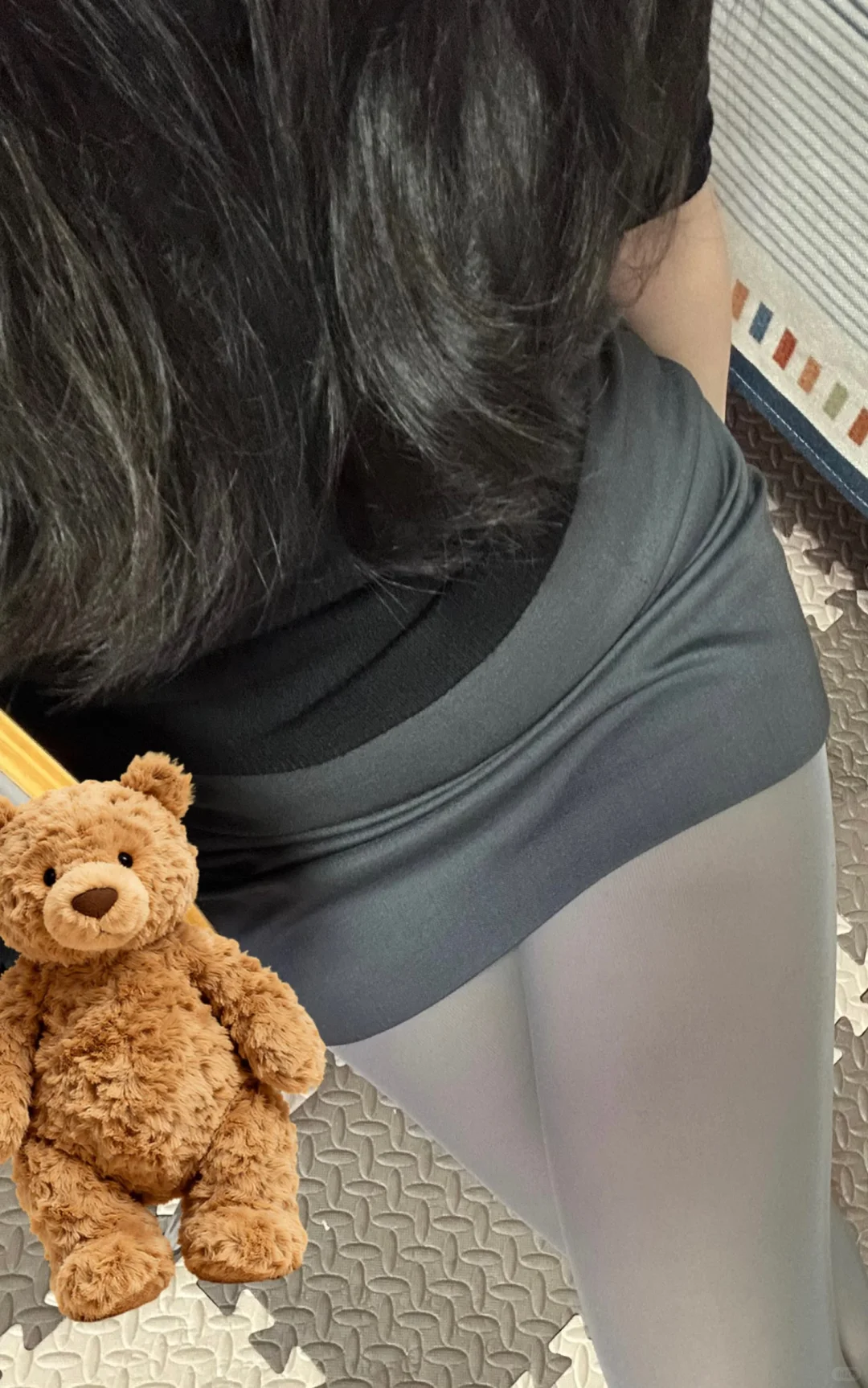 还是灰色丝袜更有质感一些🥰