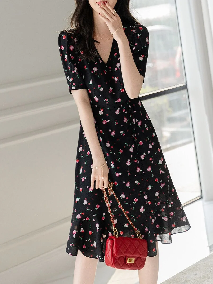 好喜欢这身的小裙子～～