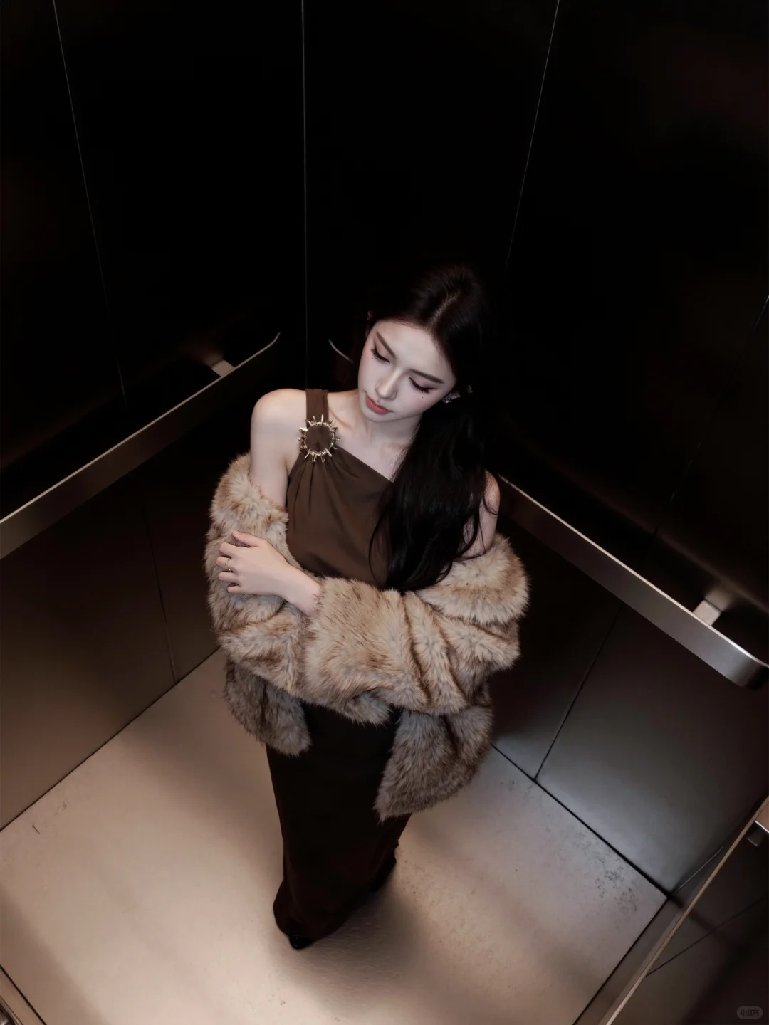 电梯拍照太绝了