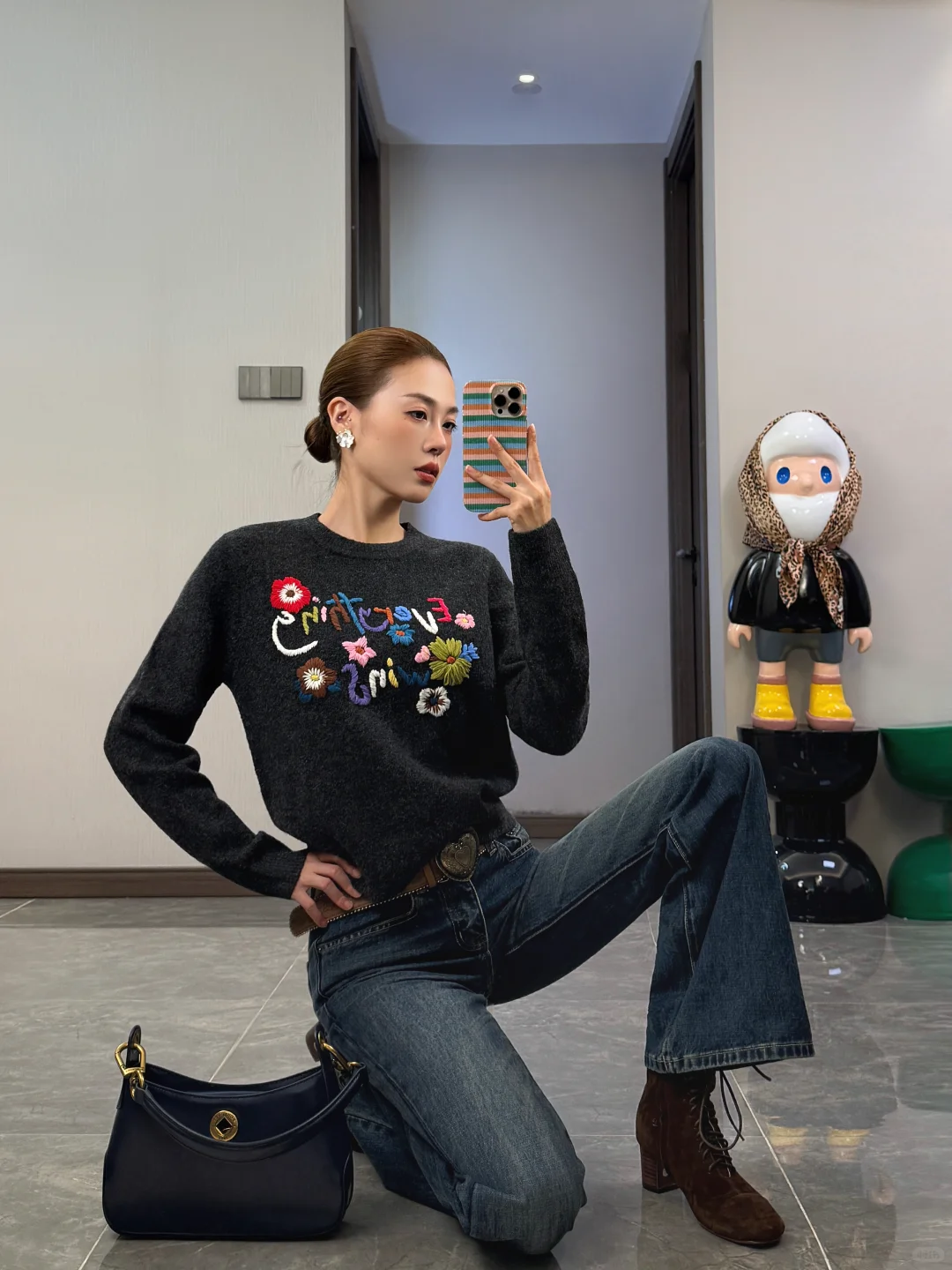 刺绣花朵毛衣🧶&hellip;配我的波点美袜🧦