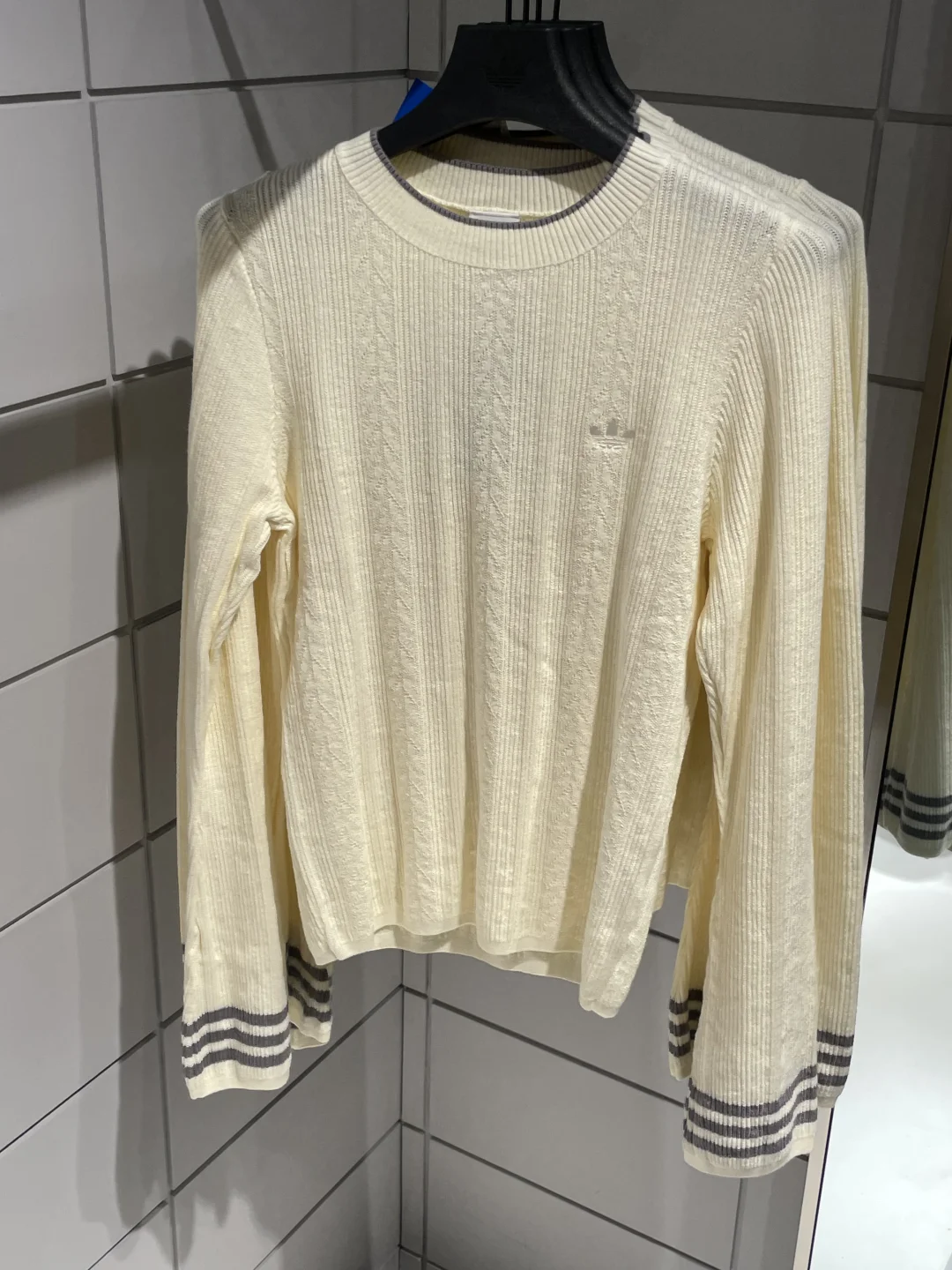 复古女孩的秋日本命穿搭｜Adidas 琥珀流光风