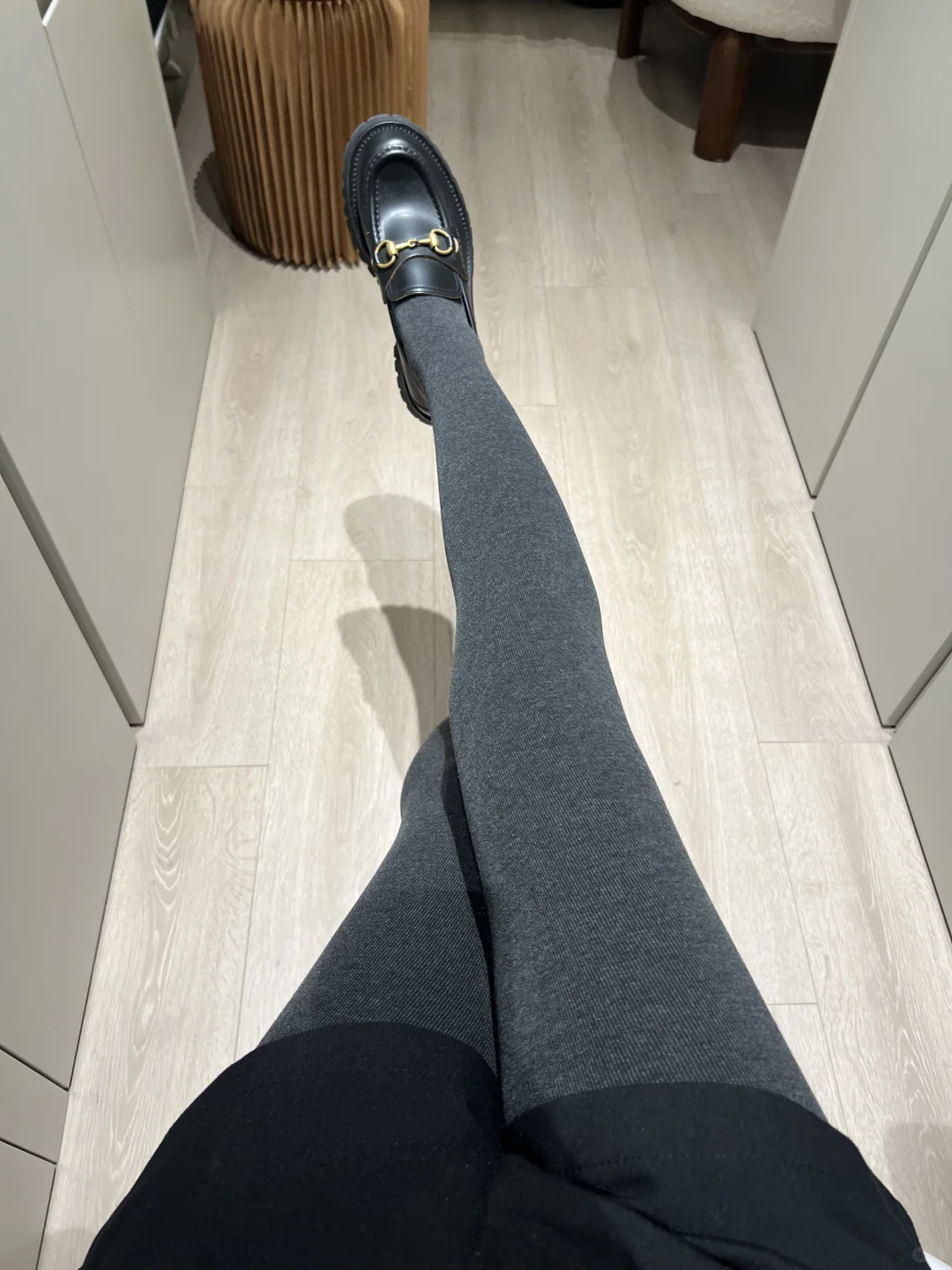 谁说腿粗就不能穿打底袜?