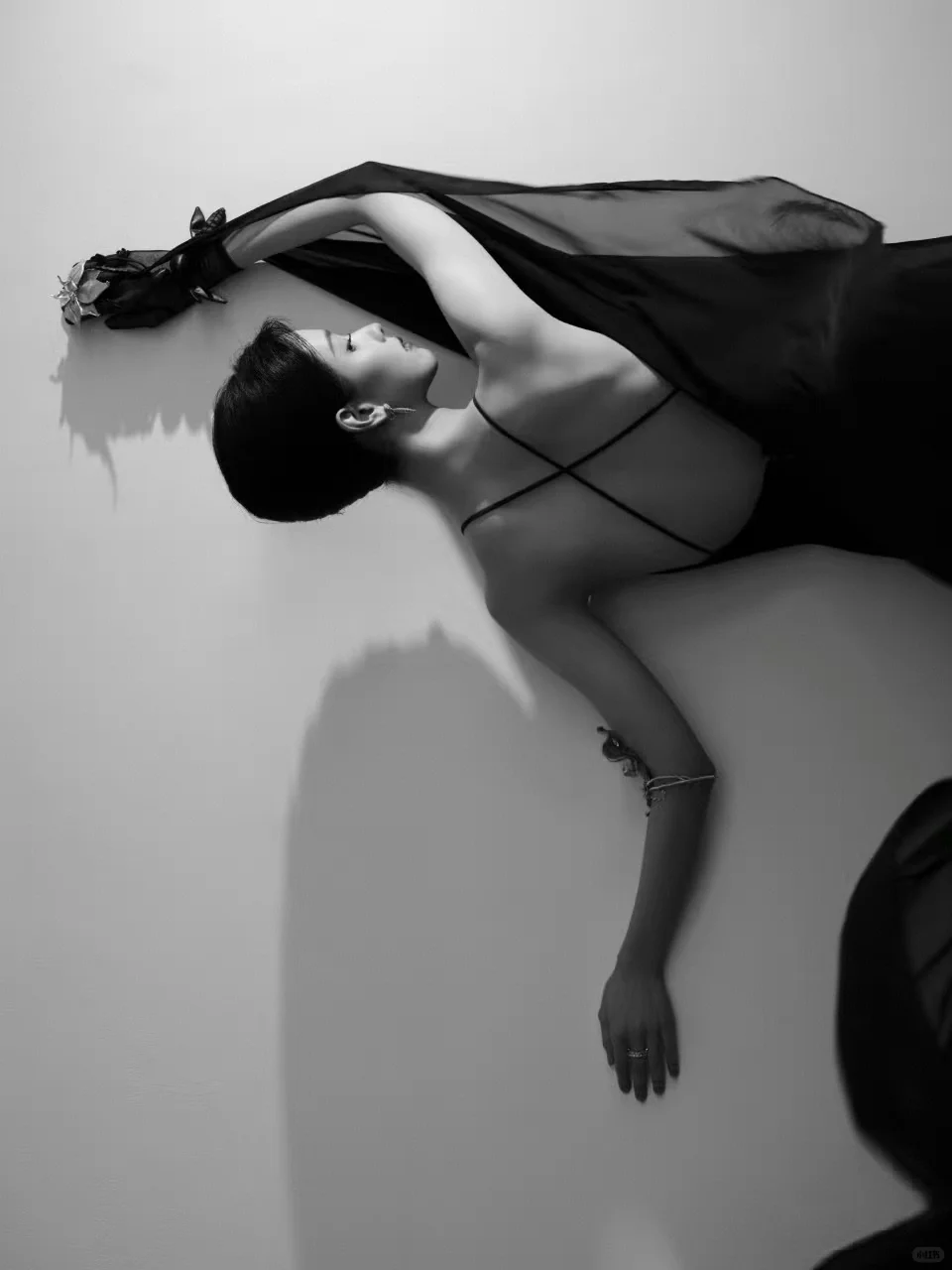 陈都灵2025金鸡百花奖闭幕式，优雅黑天鹅