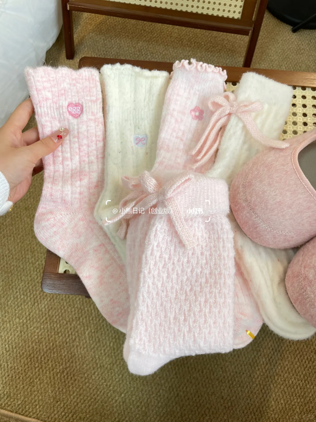 挖到了chao厚实的粉白🧦～太保暖了吧😭&hellip;