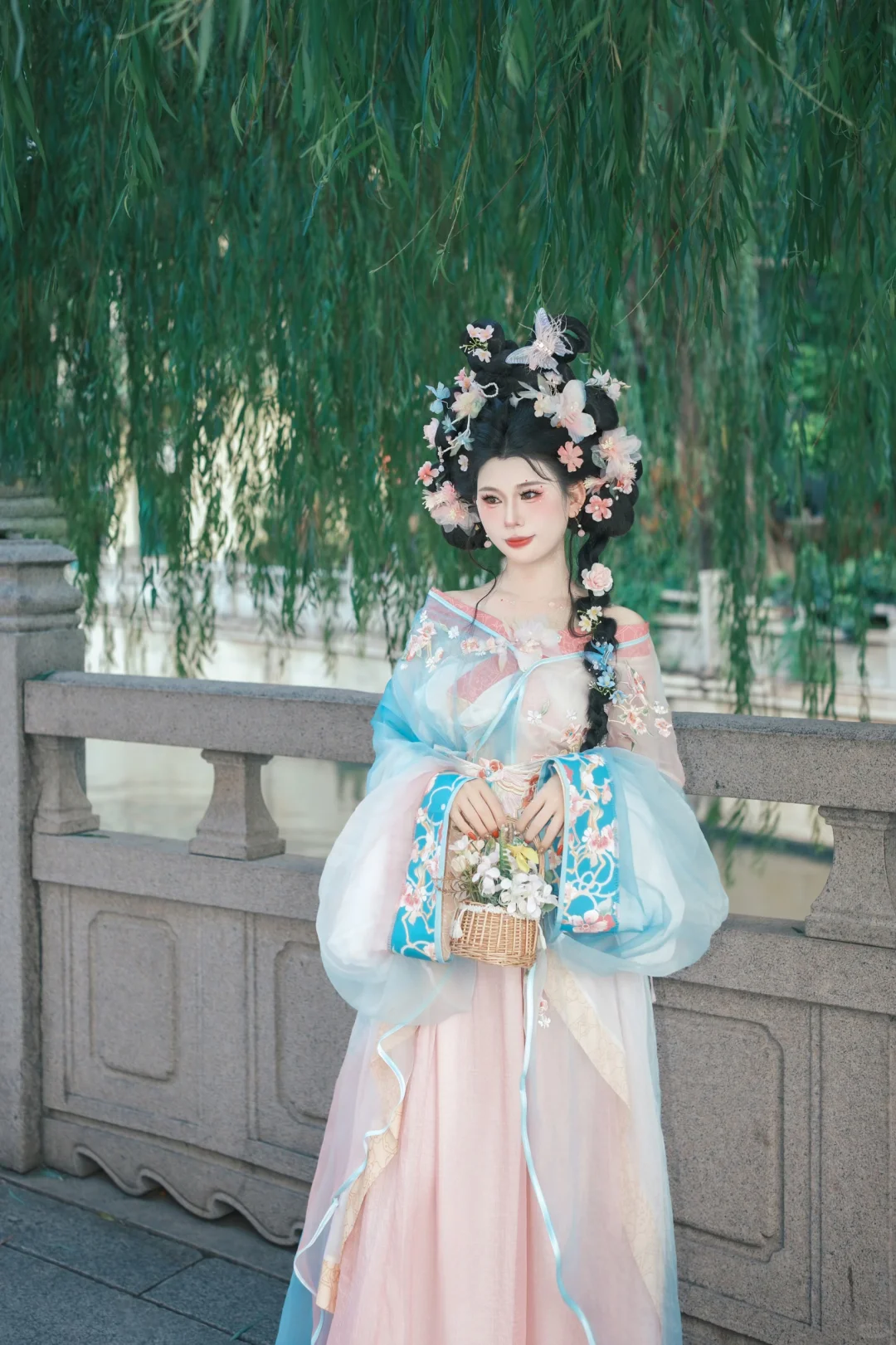 汉服的神韵真的美到我！✨夏天还有谁没拍汉服