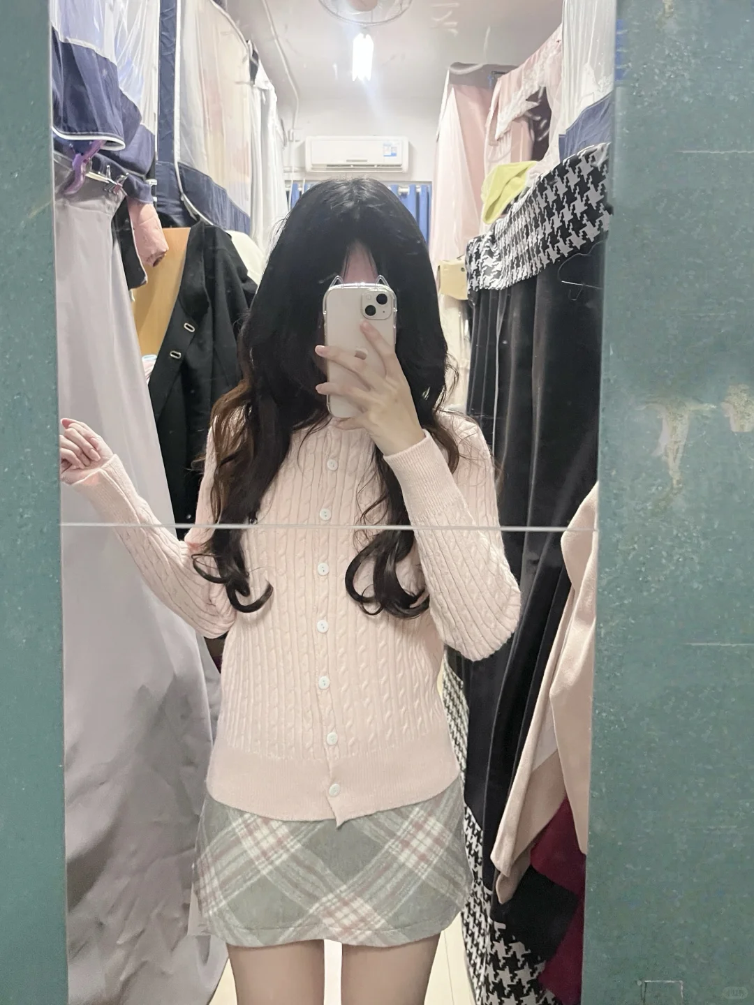 室友说这么穿好有甜妹的感觉!!1还是2好!!