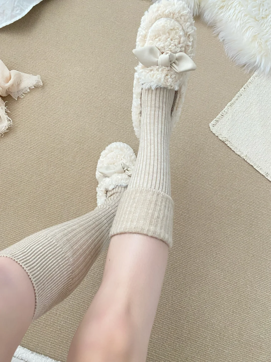 秋冬就要穿奶呼呼的毛茸茸小腿袜！好暖和啊