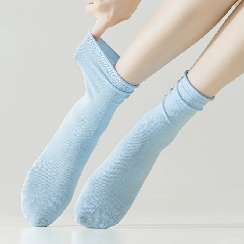 👯&zwj;♀️卷边中筒袜，日常出街必备