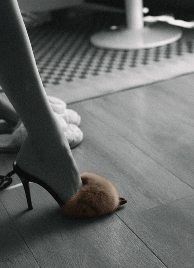 这双高跟毛毛拖也太好看了吧，太有温暖感了