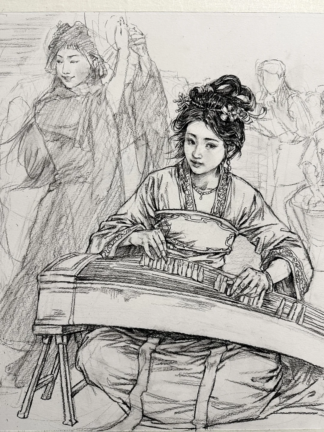 河南模考速写考题示范，演奏古筝的女子。