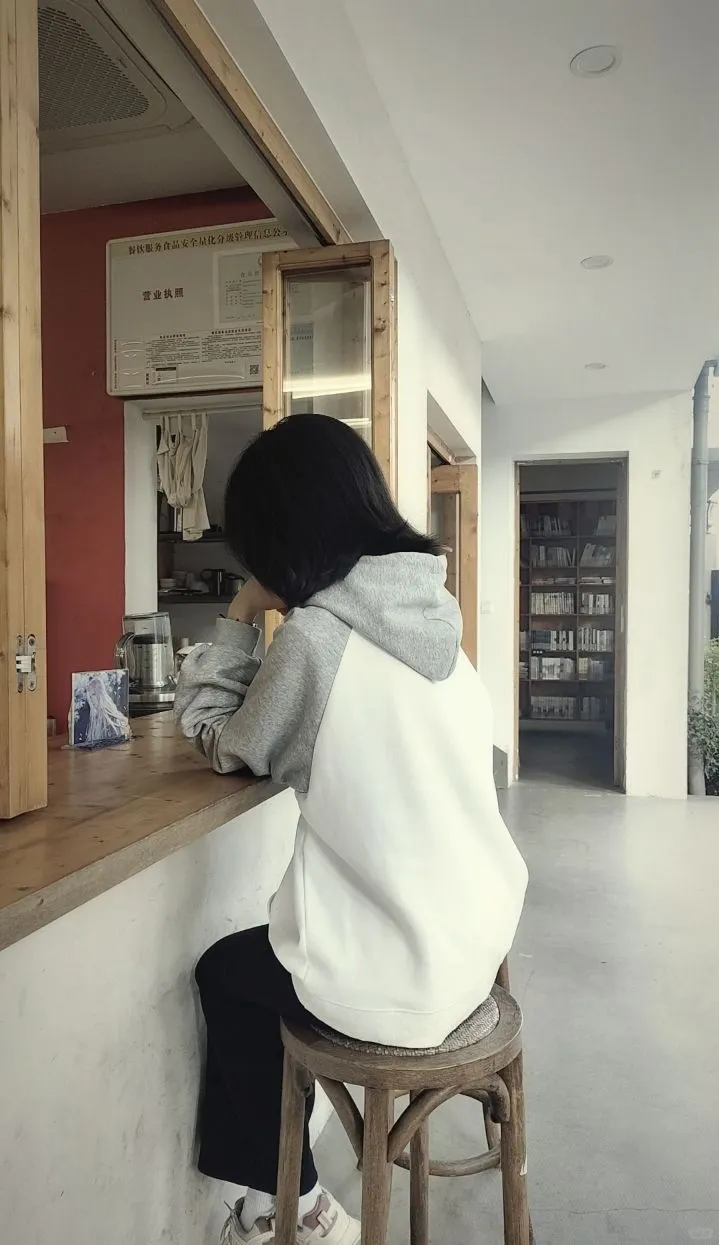 传奇女摄和她的神秘朋友