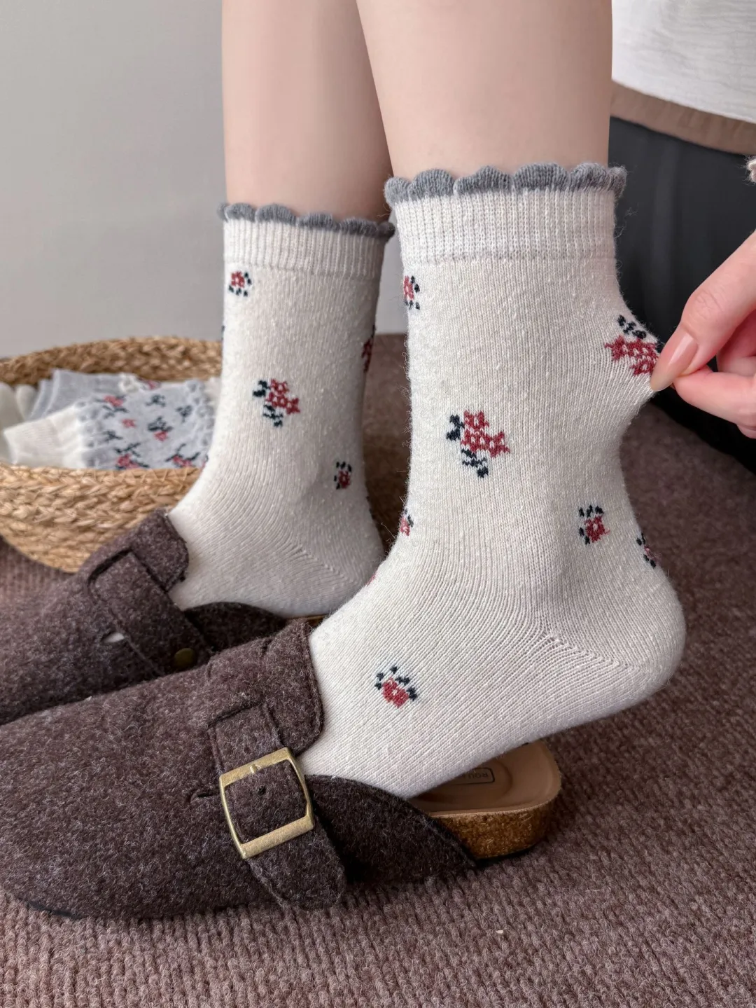 这款碎花羊毛袜也太绝了✨穿出温柔少女感～