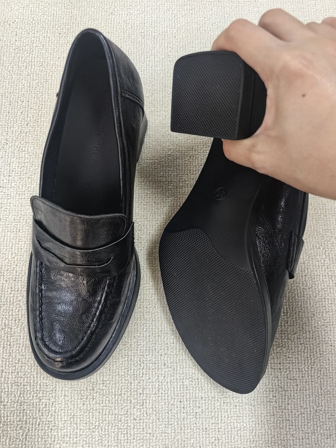 想要政厅局范又怕穿高跟鞋累脚？