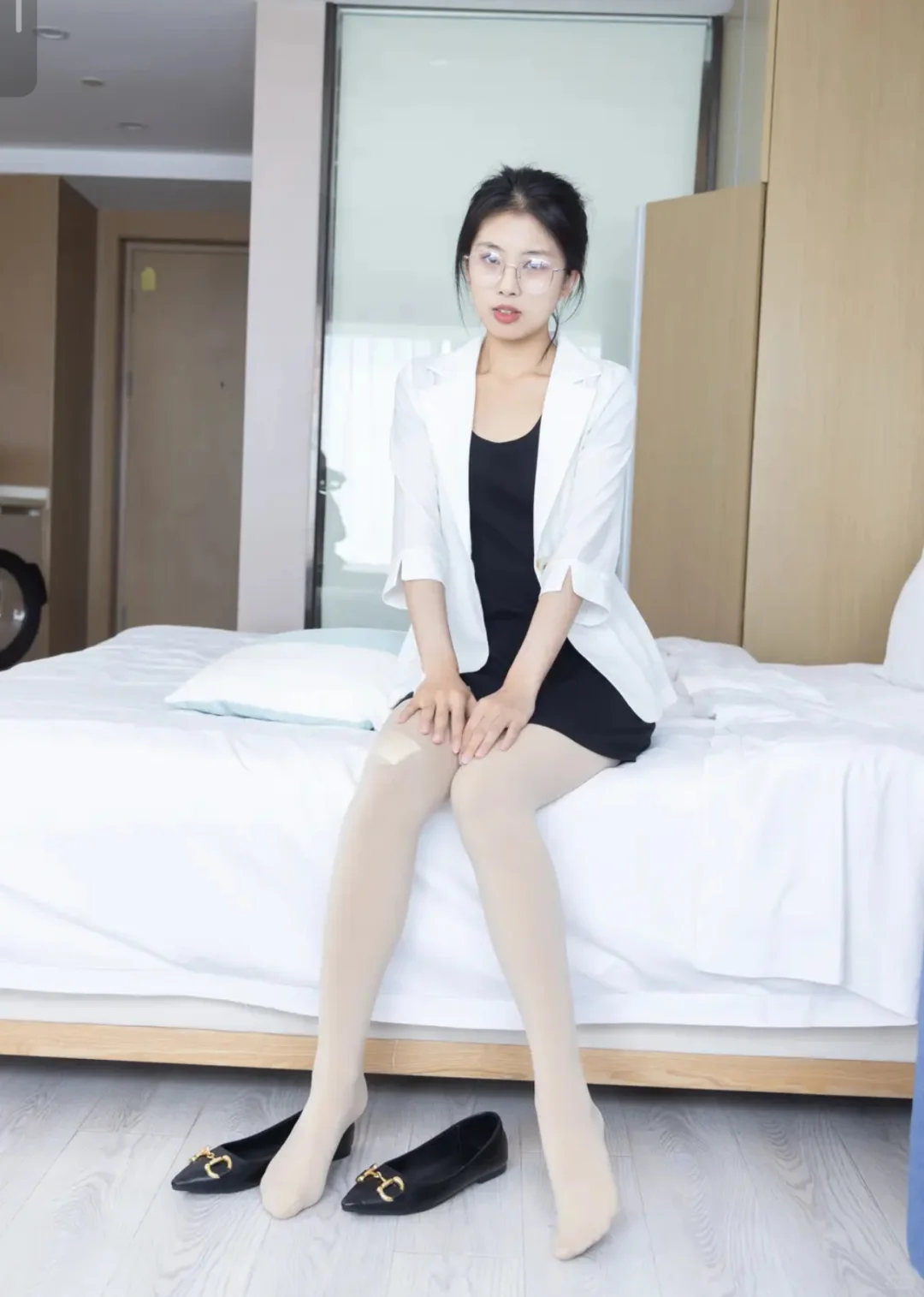 制服眼镜妹，有谈过没？