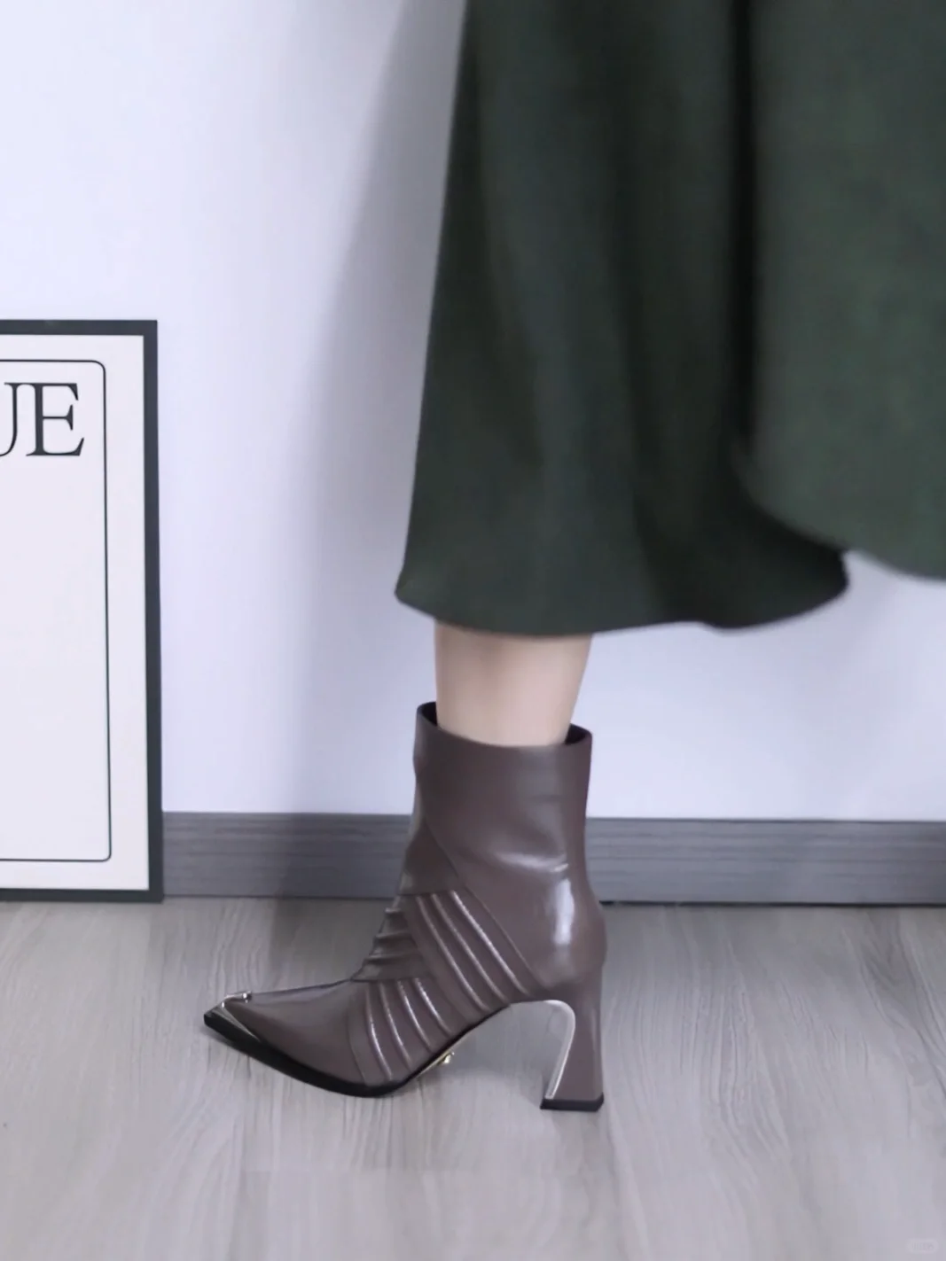 冬季新款高跟靴，我先入了！