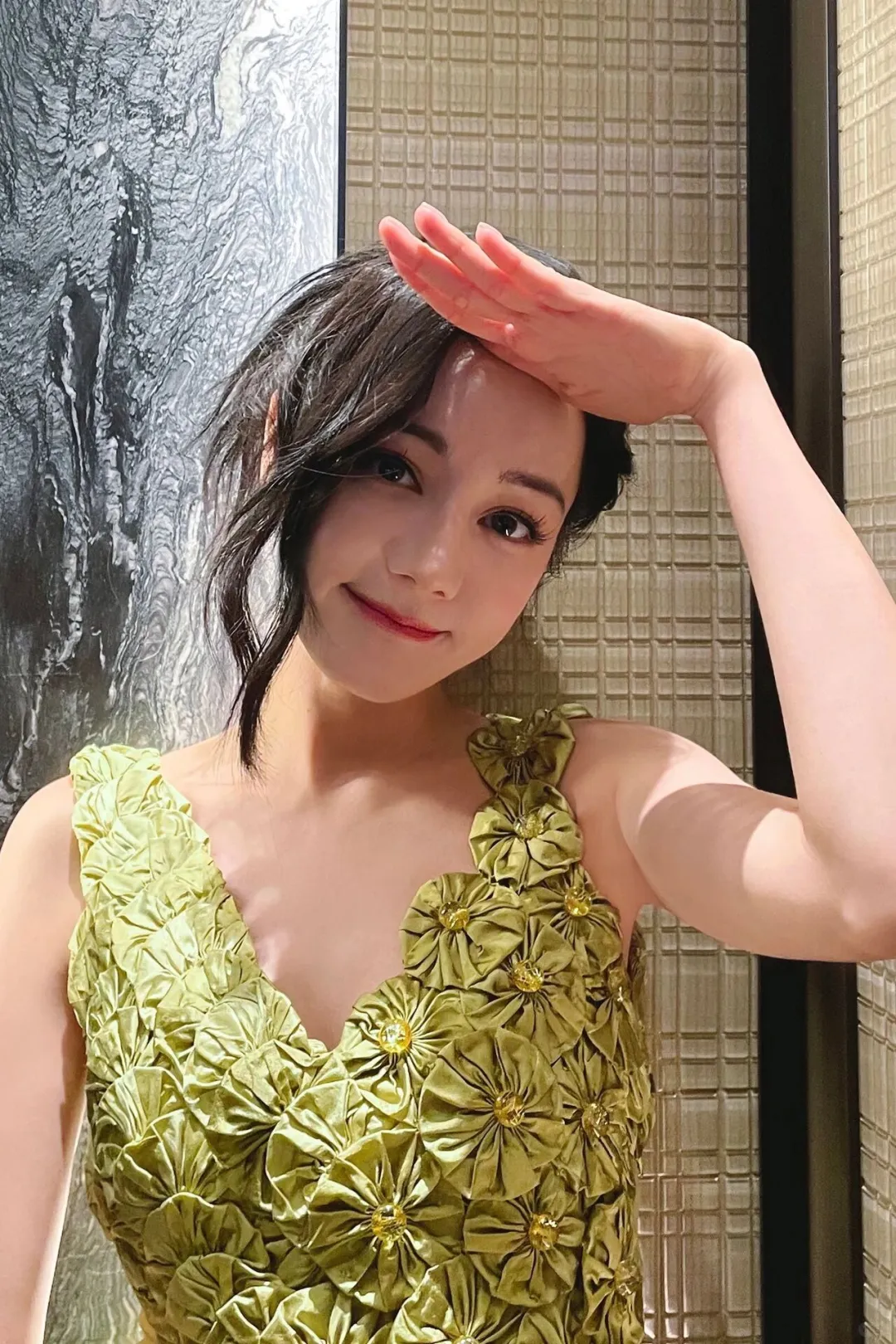 迪丽热巴生图状态下身材也很好