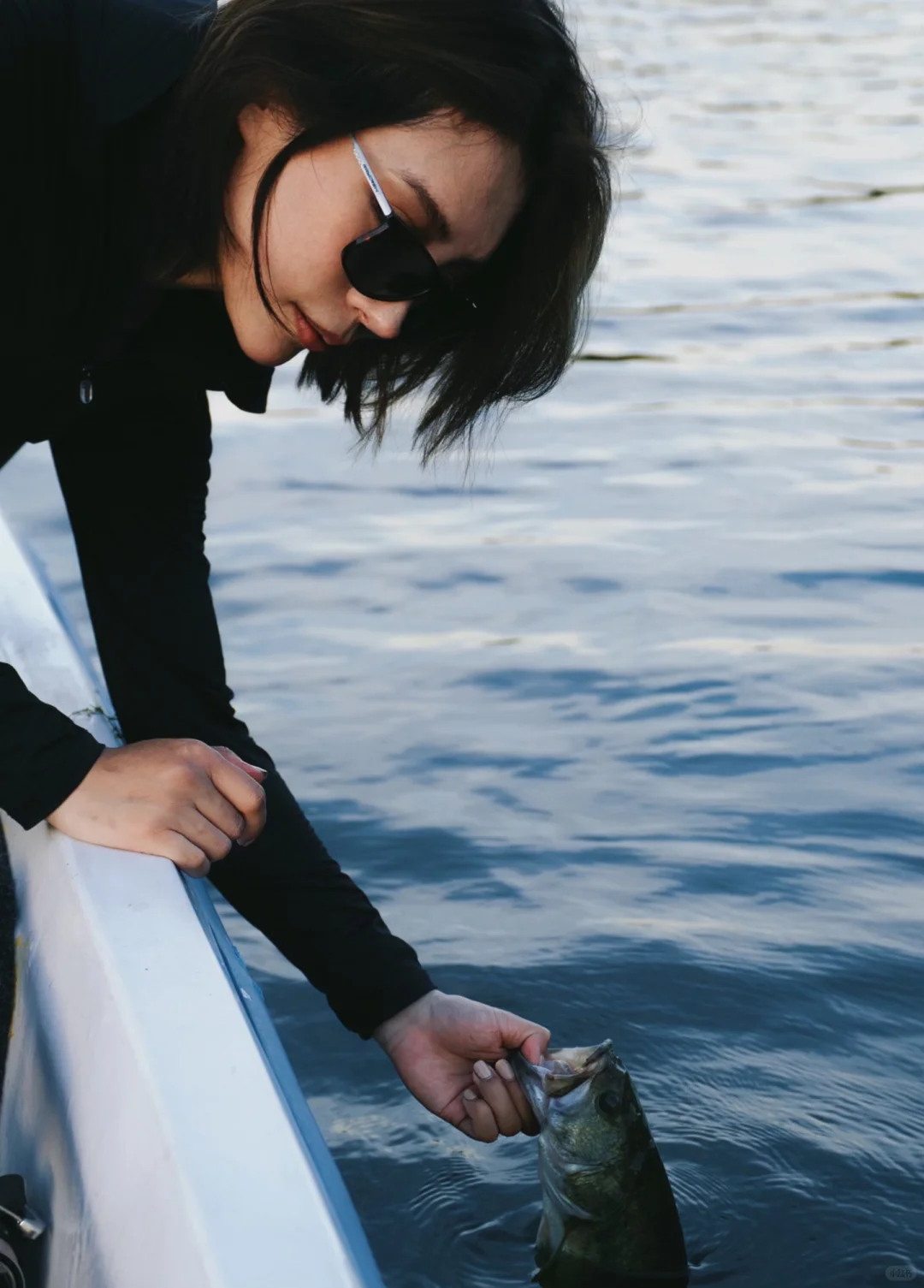 钓鱼女孩也可以又美又飒又专业!