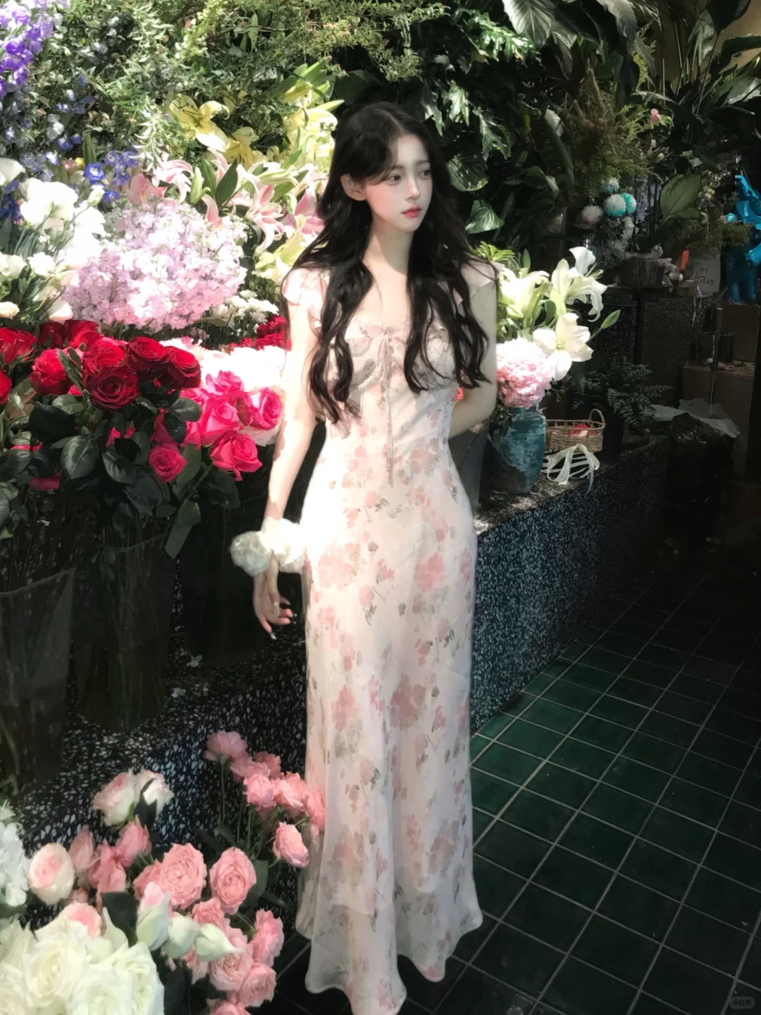 三彩 OOTD｜法式荷叶边连衣裙碎花裙好温柔