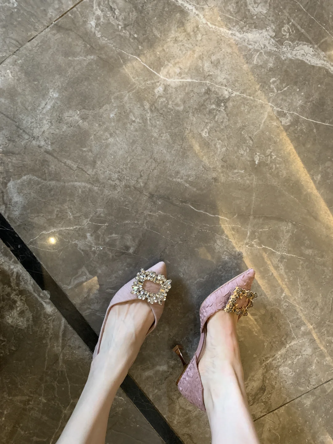 慕色玫瑰，高跟还是平底呢