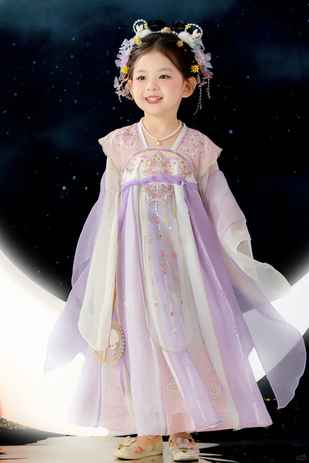 🌙 中秋汉服萌娃｜月光下的小兔仙下凡啦
