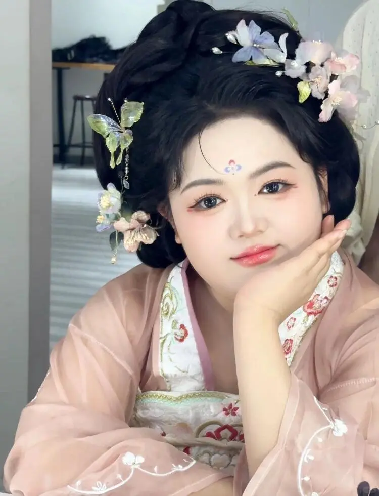 微胖系列｜胖mm汉服妆造，简直不要太美🍟