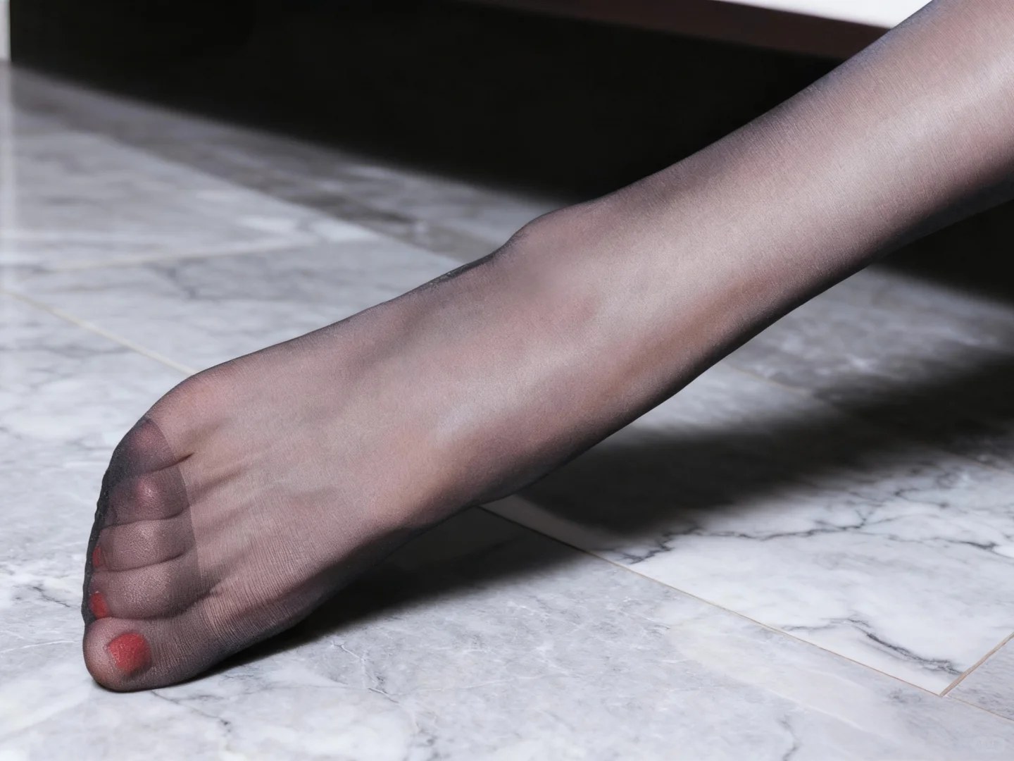 美足小心机，丝袜与红指甲的绝美邂逅