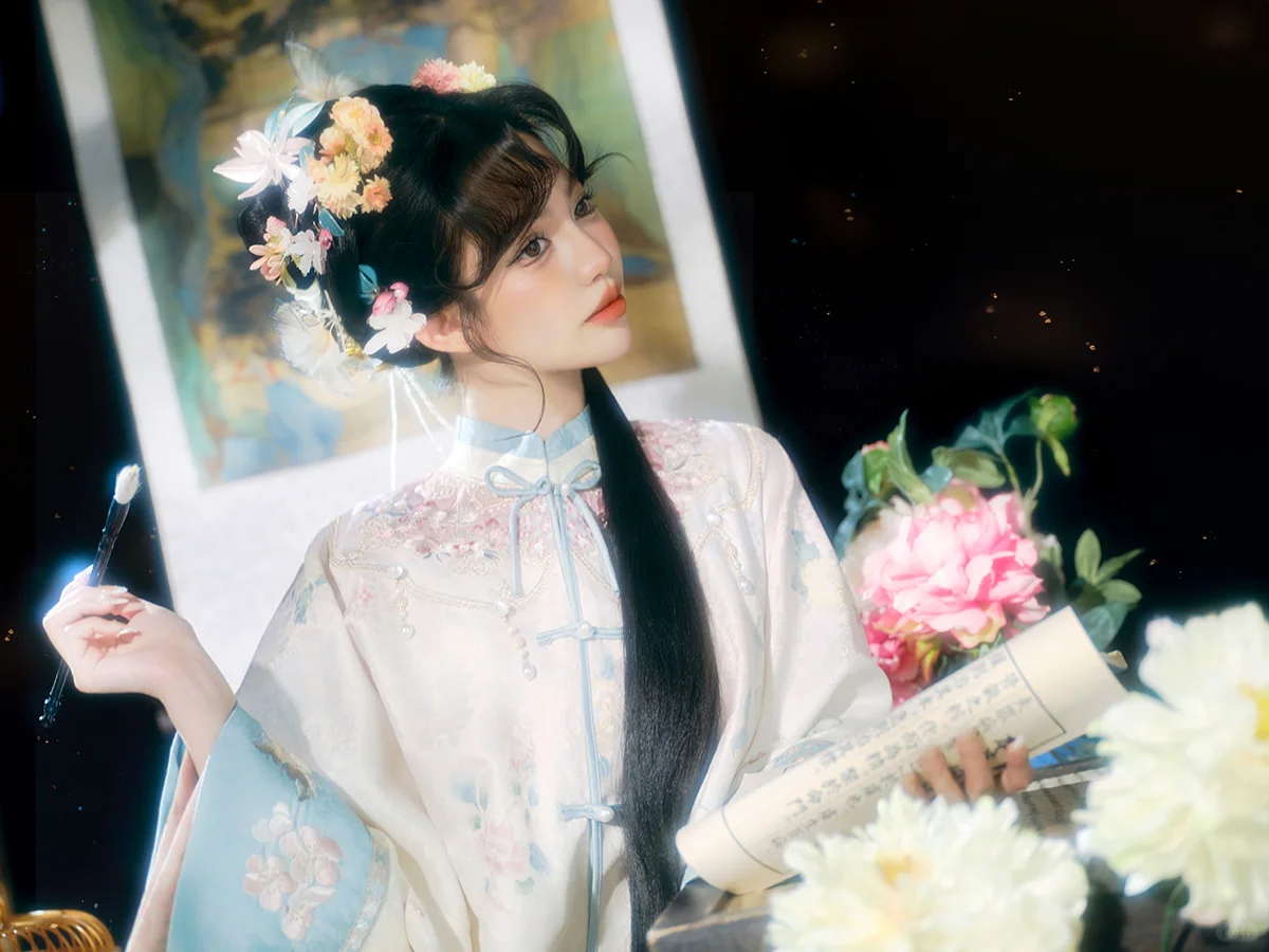 兰因絮果 花开花落🌸光影清汉女写真