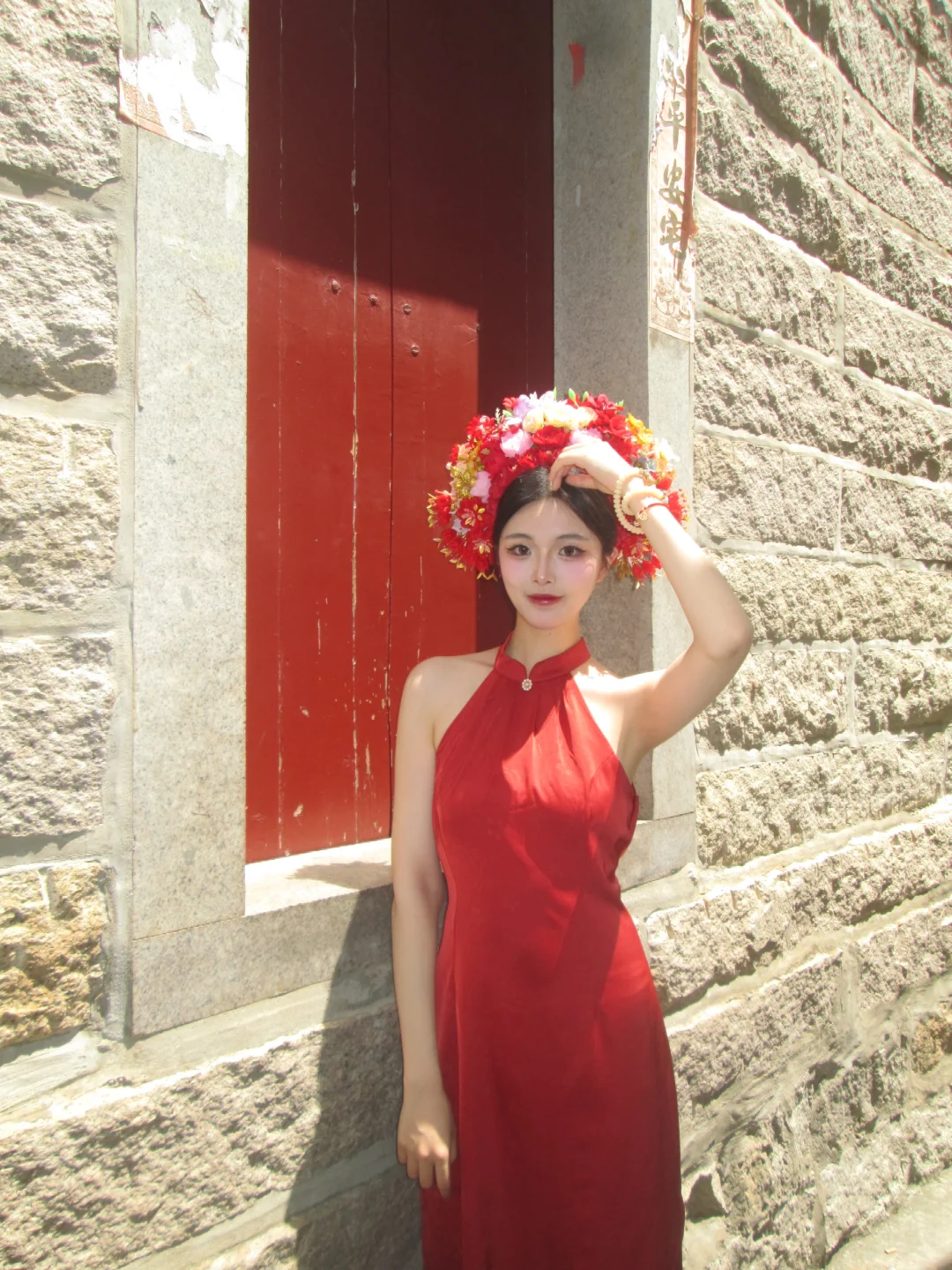 05女大勇闯模特圈之红色簪花写真📷