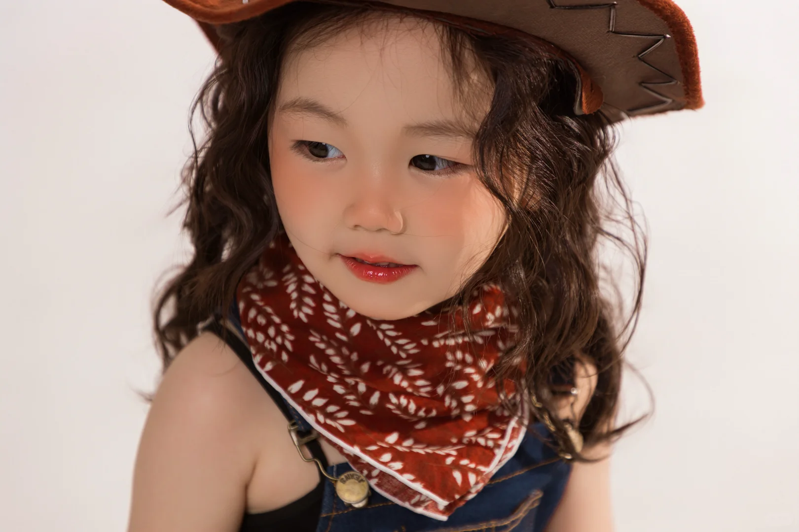 四周岁女鹅写真，牛仔女孩上线～