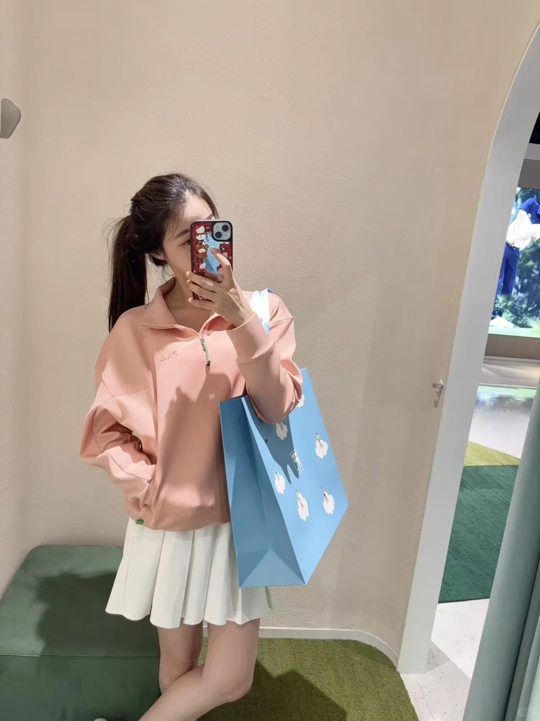 斐乐高尔夫女士练习场套装｜解锁优雅挥杆