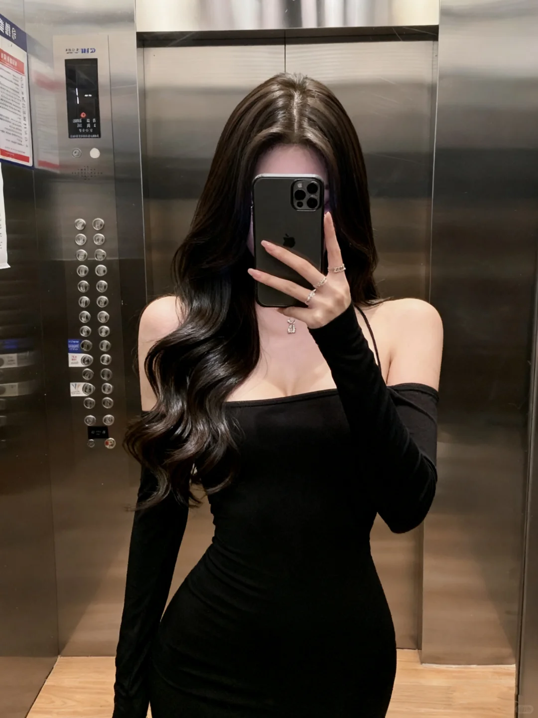 好显身材的小黑裙！！！