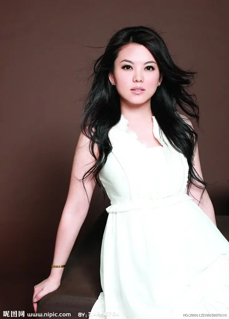 李湘200斤穿透视装杀疯了