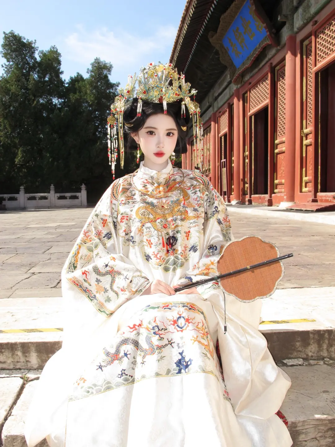 谁懂啊！女孩子来南昌就该冲这套明媚贵气明