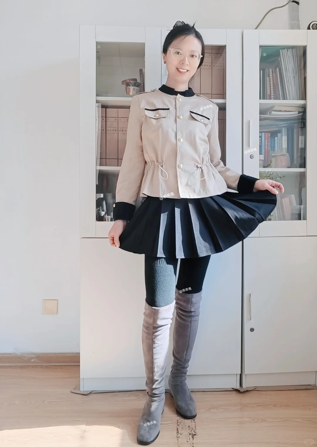 百褶裙配过膝长靴，有没有美少女战士的感觉