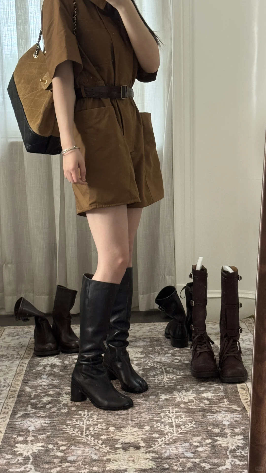 职业女精英ootd～增高6cm的分趾长靴👢