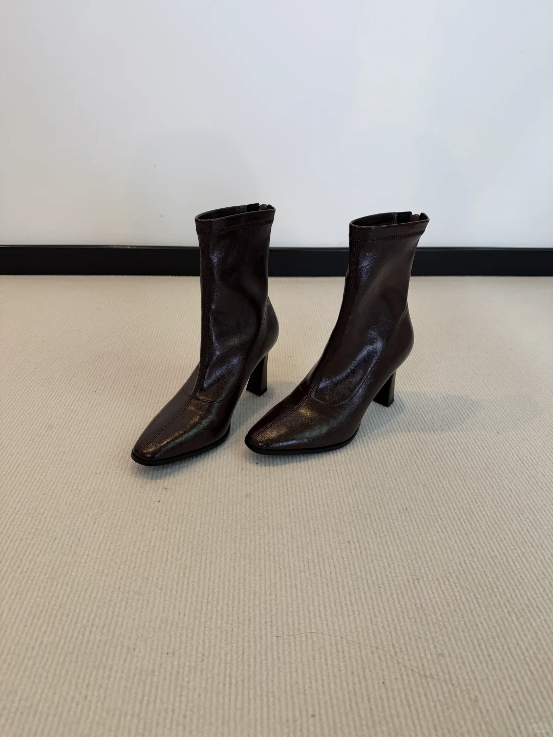 这双姐系瘦瘦靴配风衣，直接封神！