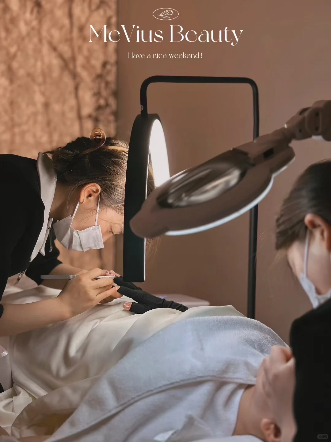 MeVius姑娘们的认真工作照