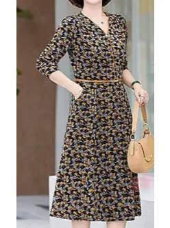 春秋时尚收腰气质连衣裙