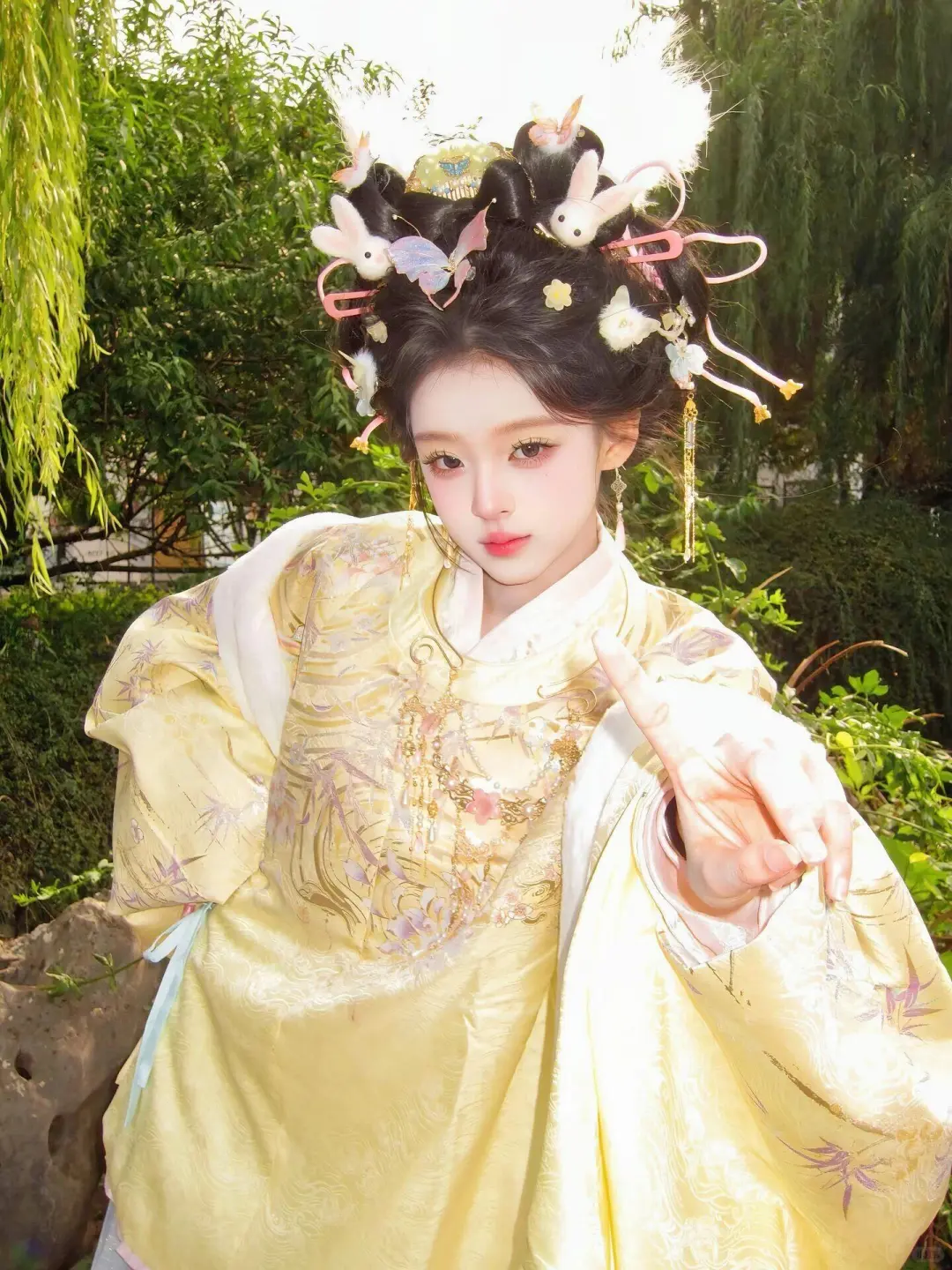 谁懂啊❗在颐和园大明贵女妆造三位数拿下