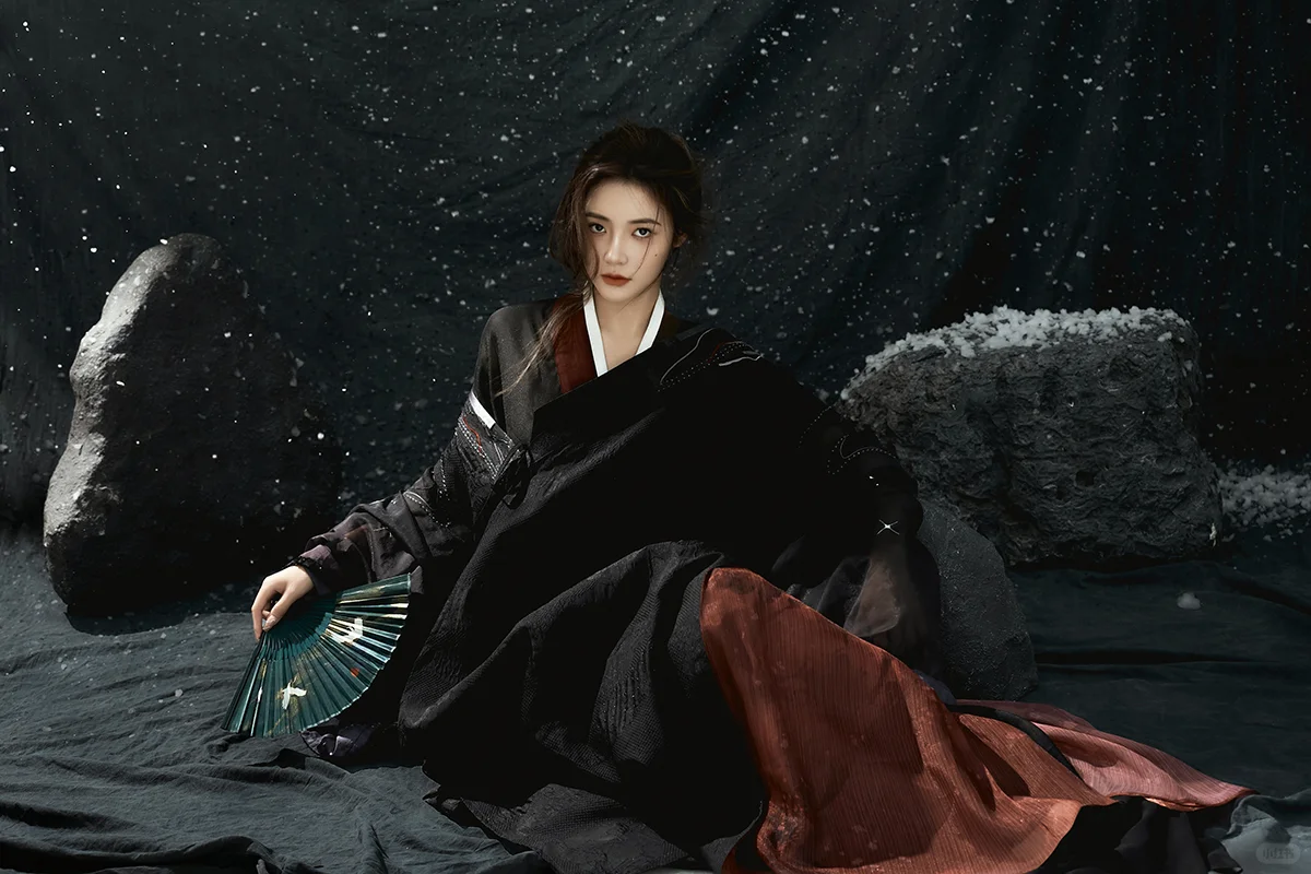 剑起风止，锋芒在心 | 清冷女将军 🍃