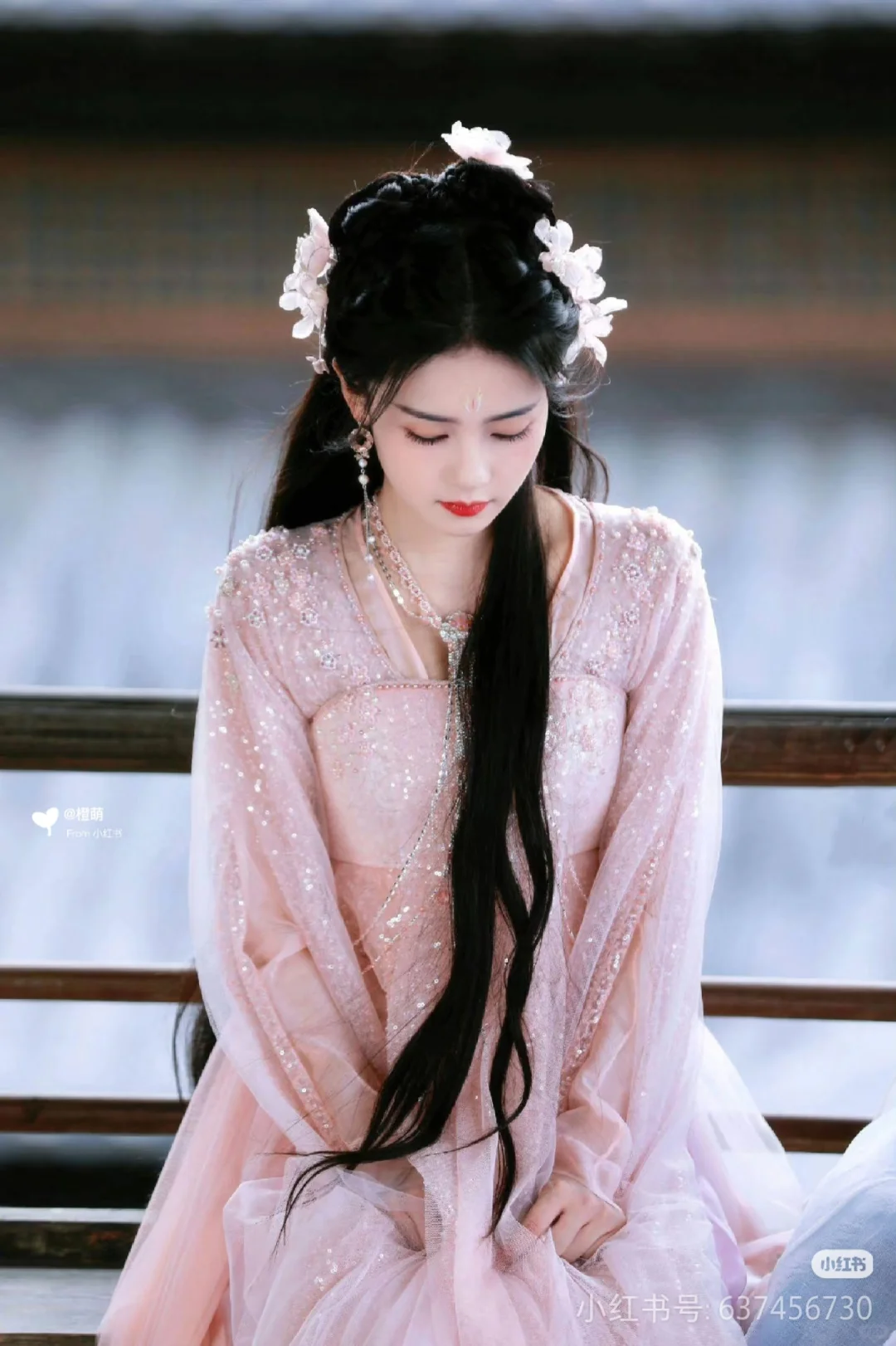 很好奇古装剧这种披肩袖是从什么时候开始的