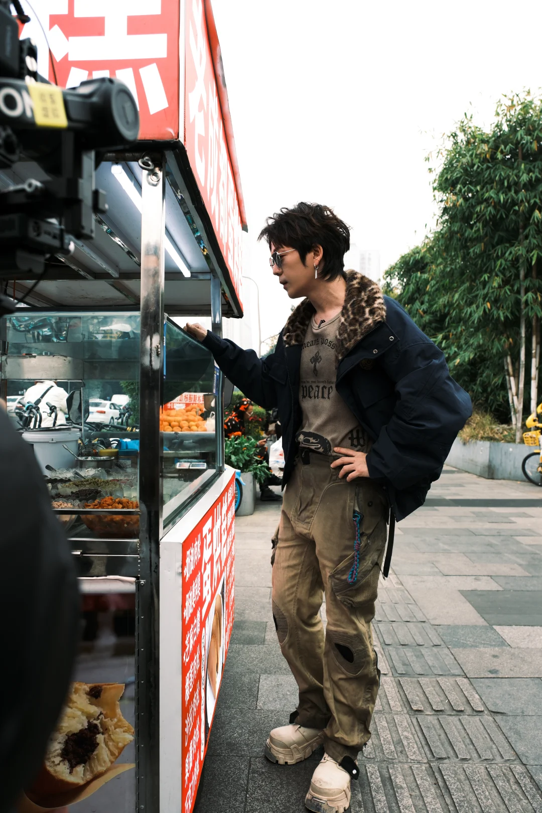 成都女摄影师｜望平街偶遇拍到了王栎鑫📷