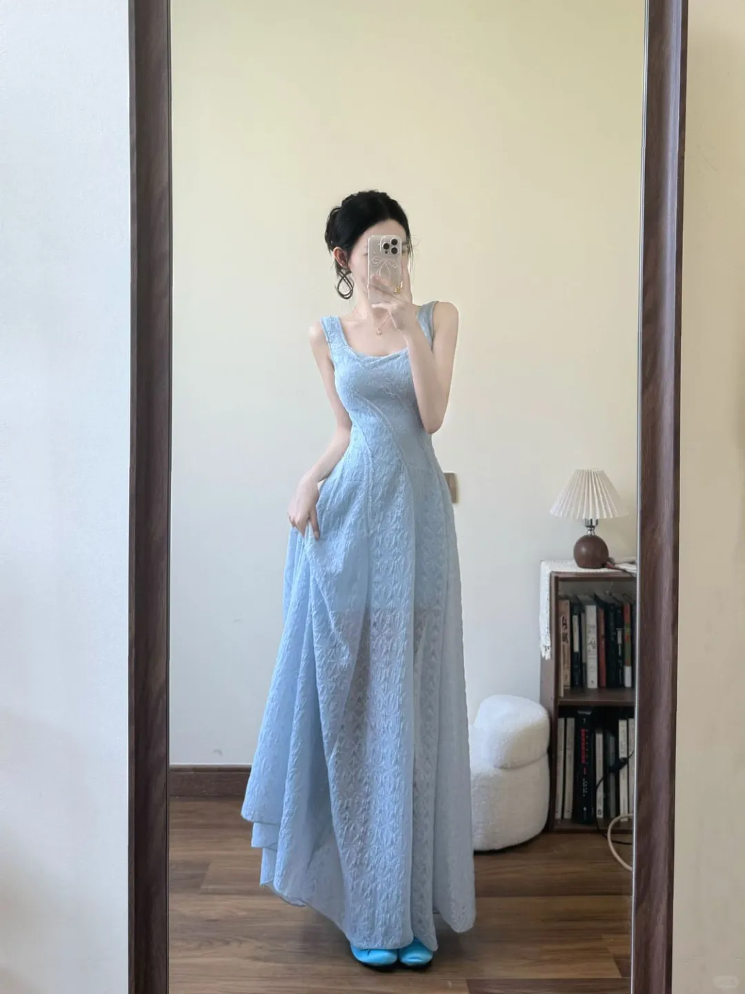 这温柔感谁顶得住啊！穿哥弟裙被夸麻了害羞