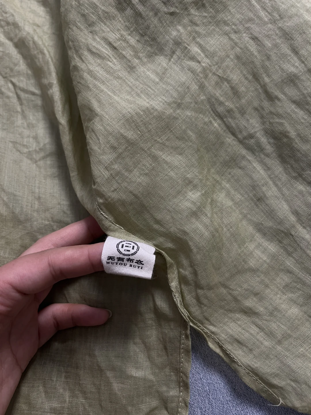 粉色蝴蝶连衣裙