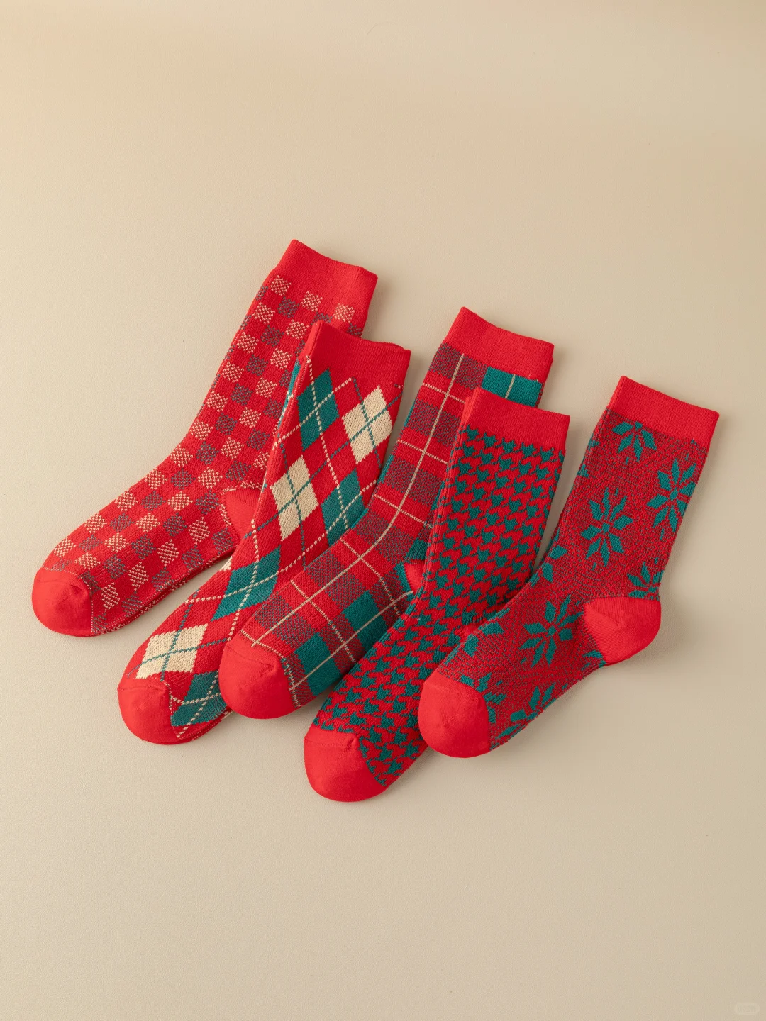 &rdquo;一眼万年！这双圣诞棱格袜美哭我！🎄&ldquo;