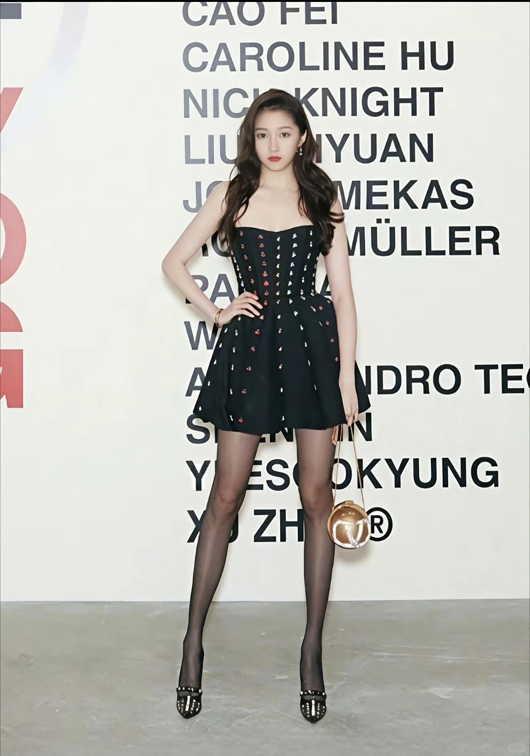 关晓彤活动高跟黑丝