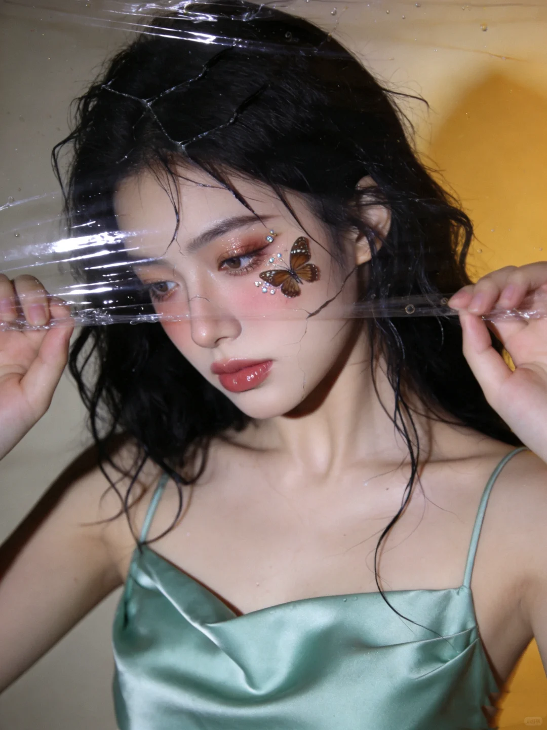 1分钟get同款清冷破碎感少女写真～（附口令）