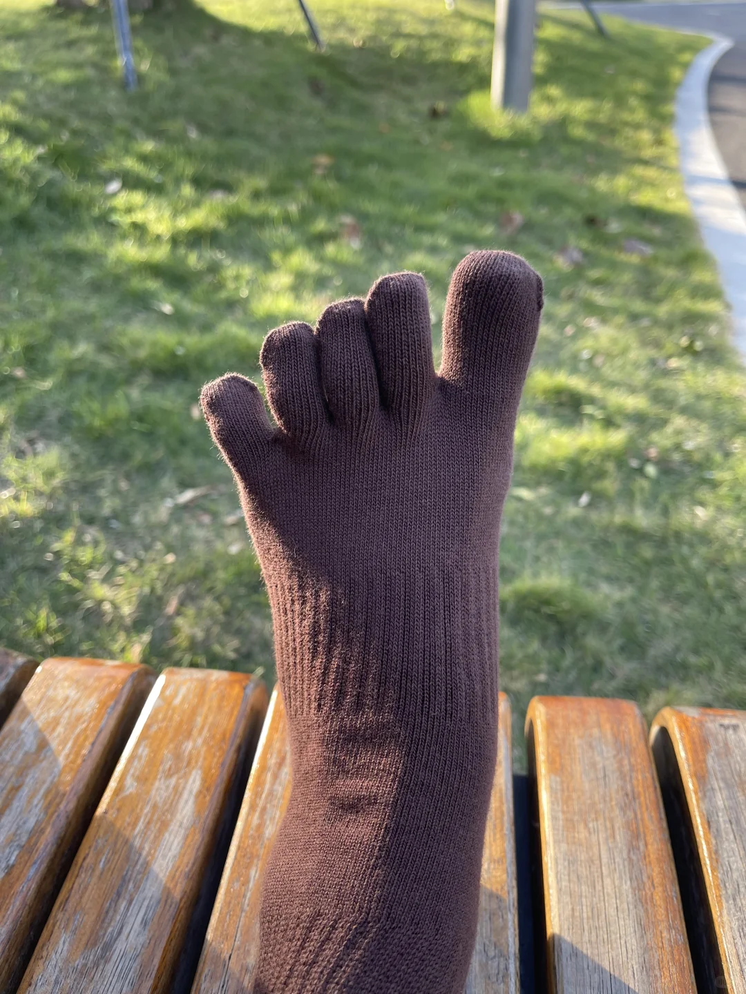 被这双焦糖棕瑜伽袜美到失语✨