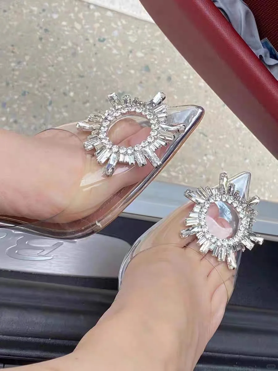 女明星都在穿的红毯战靴