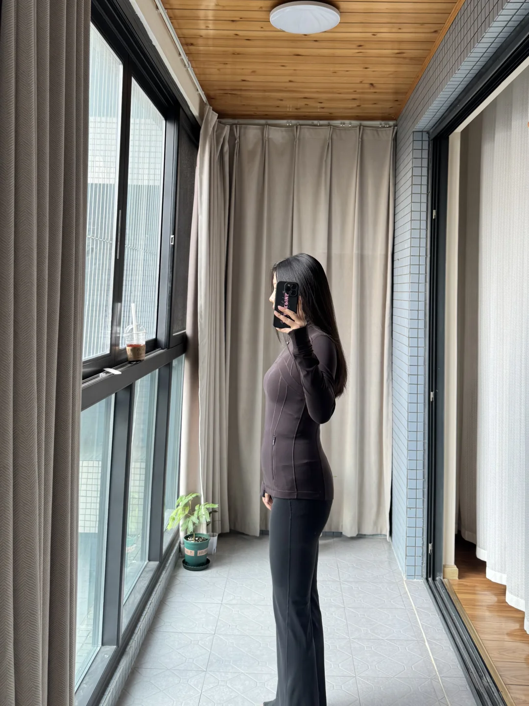 H型身材穿lulu的效果，原相机给大家看看👀